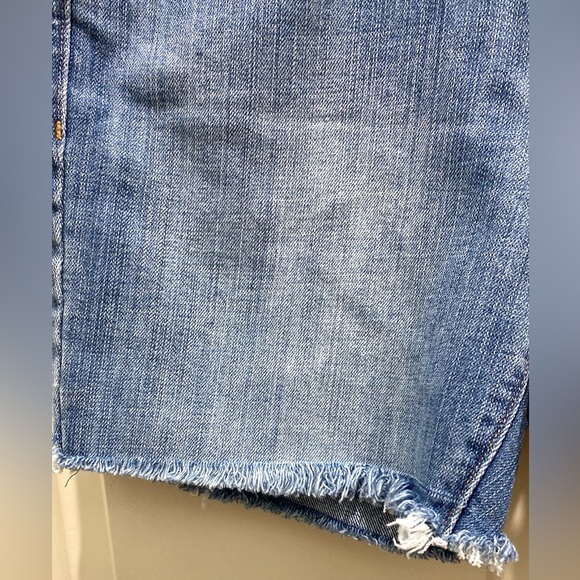 Old Navy Blue Medium Wash Pockets Cut Off Denim Blue Jean Shorts Size 12 - Picture 3 of 10